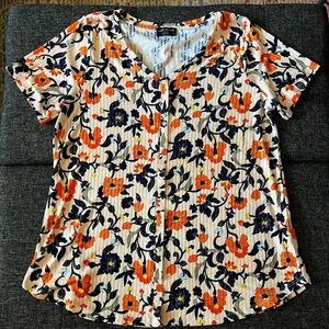 LIKE NEW Lane Bryant Classic Floral Faux Button Down V-Neck Tee Sz 14/16
